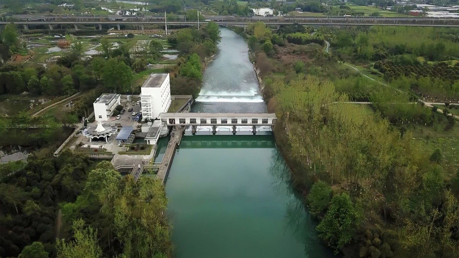 多功能水泵控制閥：集閘閥、逆止閥與水錘消除器于一體的創(chuàng)新閥門